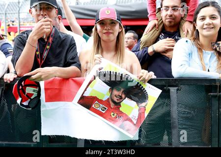 Rodriguez, in Mexico City, Mexico - 26/10/2023, Fans during the 2023 Formula 1 Grand Premio de la Ciudad de, Mexico. , . Formula One World Championship from October 27 to 29, 2023 on the Autodromo Hermanos Rodriguez, in Mexico City, Mexico - Photo Florent Gooden/DPPI Credit: DPPI Media/Alamy Live News Stock Photo