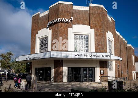 Art Deco Cinema - Letchworth Garden City Broadway Cinema and Theatre. Built in 1936 in art deco style. Architects Bennett and Bidwell. Stock Photo