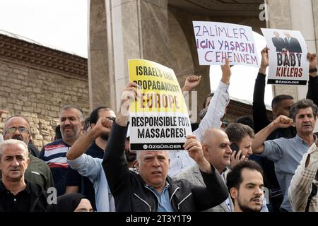 Taksim, Istanbul, Turkey. 27th Oct, 2023. The protesters started by condemning the war in Gaza and expressed their support for Hamas.protesters holding a banner (Credit Image: © Mert NazÄ±m Egin/ZUMA Press Wire) EDITORIAL USAGE ONLY! Not for Commercial USAGE! Stock Photo