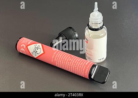 Vape zum Nachfuellen, Vaporiser, *** Vape to refill, vaporizer, Credit:  Imago/Alamy Live News Stock Photo