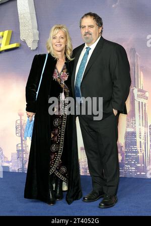 London, UK. 31st Jan, 2019. Barbara Downey and Jon Landau attend the World Premiere of 'Alita: Battle Angel' held at Odeon Leicester Square in London, England. (Photo by Fred Duval/SOPA Images/Sipa USA) Credit: Sipa USA/Alamy Live News Stock Photo