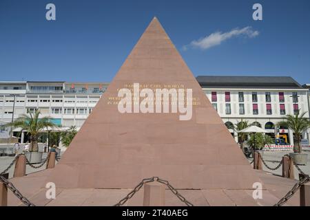 Pyramide, Karl-Friedrich-Straße, Marktplatz, Karlsruhe, Baden-Württemberg, Deutschland Stock Photo