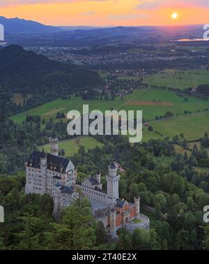 Beautiful evening view of the Neuschwanstein castle, with autumn ...