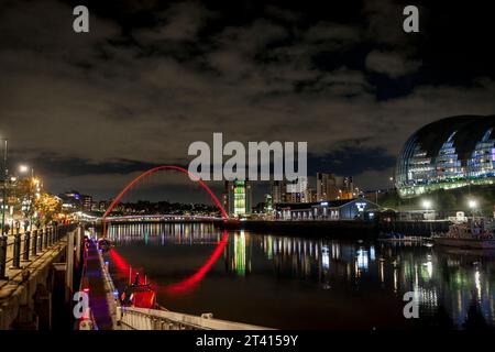 Bridges across the Tyne at night, Newcastle Stock Photo