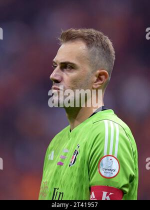 ISTANBUL - Besiktas JK goalkeeper Mert Gunok during the Turkish Super Lig match between Galatasaray AS and Besiktas AS at Rams Global Stadium on October 21, 2023 in Istanbul, Turkey. ANP | Hollandse Hoogte | GERRIT VAN COLOGNE Stock Photo