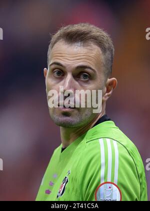 ISTANBUL - Besiktas JK goalkeeper Mert Gunok during the Turkish Super Lig match between Galatasaray AS and Besiktas AS at Rams Global Stadium on October 21, 2023 in Istanbul, Turkey. ANP | Hollandse Hoogte | GERRIT VAN COLOGNE Stock Photo