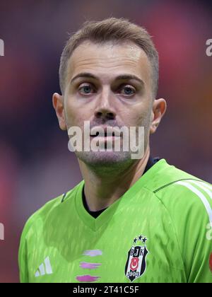 ISTANBUL - Besiktas JK goalkeeper Mert Gunok during the Turkish Super Lig match between Galatasaray AS and Besiktas AS at Rams Global Stadium on October 21, 2023 in Istanbul, Turkey. ANP | Hollandse Hoogte | GERRIT VAN COLOGNE Stock Photo