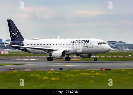 Lufthansa ルフトハンザ航空 Airbus A320-214 モデル 2024福袋】 herpa wings 1/200 A320neo ルフトハンザ航空 航空機
