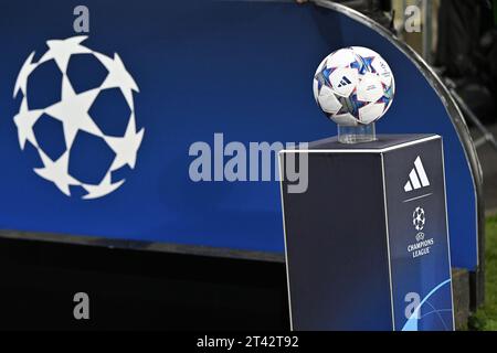 Lens, France. 24th Oct, 2023. illustration picture showing the logo of the Champions League with the official adidas ball on the ball holder during the Uefa Champions League matchday 3 game in group B in the 2023-2024 season between Racing Club de Lens and PSV Eindhoven on October 24, 2023 in Lens, France. (Photo by David Catry/sportpix ) Credit: sportpix/Alamy Live News Stock Photo