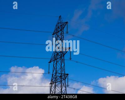 Overhead Power Line, Nuneham Courtenay, Oxfordshire, England, UK, GB. Stock Photo