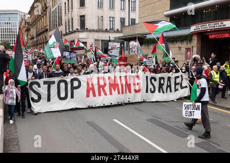 Manchester, UK. 28th Oct 2023. Thousands of pro-Palestine protesters gathered for a mass demonstration in Manchester UK. Protesters marched from St Peter's Square in the city centre.Flags and banners were held aloft and flares were let off. Speeches were given at St Peter's Square before and after the circular march. Picture: garyroberts/worldwidefeatures.com Credit: GaryRobertsphotography/Alamy Live News Stock Photo