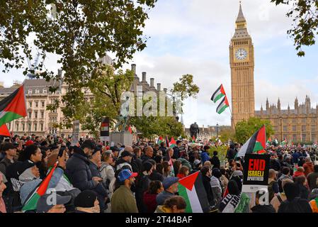 Protestors gather in Parliament Square, Central London, to listen to speeches given by Jemery Corbin, Dianne Abbott, and Mick Lynch in support of a ceasefire of the Israeli War on Gaza. Saturday, October 28th 2023. Stock Photo
