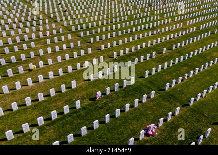 Salisbury, NC, USA. 28th Oct, 2023. Oct 28, 2023 - Salisbury, NC: Aerial view of a military cemetery with rows of military head stones at Salisbury National Cemetery. (Credit Image: © Walter G Arce Sr Grindstone Medi/ASP) EDITORIAL USAGE ONLY! Not for Commercial USAGE! Stock Photo