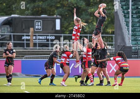 Sonia Green of Saracens Women secures the line out ball during the Allianz Cup match between Saracens Women and Gloucester Hartpury Women at the StoneX Stadium, London, England on 28 October 2023. Photo by Phil Hutchinson. Editorial use only, license required for commercial use. No use in betting, games or a single club/league/player publications. Credit: UK Sports Pics Ltd/Alamy Live News Stock Photo