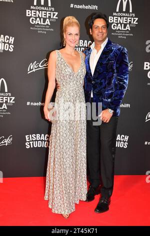 Natascha Gruen und Param Multani bei der Benefiz Gala zugunsten der McDonalds Kinderhilfe Stiftung am 28.10.2023 in Muenchen Stock Photo