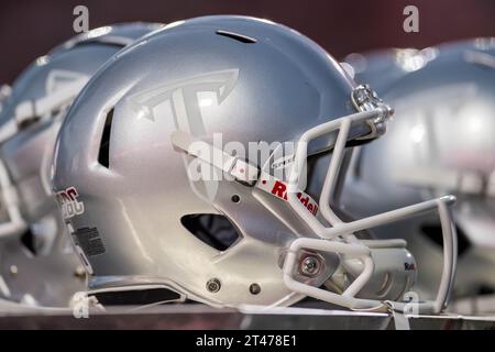 San Marcos, TX, USA. 28th Oct, 2023. A Troy Trojans helmet sits on the sideline during a game between the Troy Trojans and the Texas State Bobcats in San Marcos, TX. Trask Smith/CSM/Alamy Live News Stock Photo