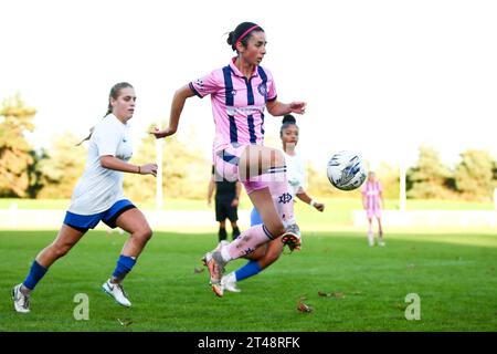 London, UK. 29th Oct, 2023. London, England, October 29th 2023: Phoebe Read (15 Dulwich Hamlet) in action during the London and South East Regional Womens Premier League game between Enfield Town and Dulwich Hamlet at Queen Elizabeth II Stadium in London, England. (Liam Asman/SPP) Credit: SPP Sport Press Photo. /Ģ����ý Live News Stock Photo