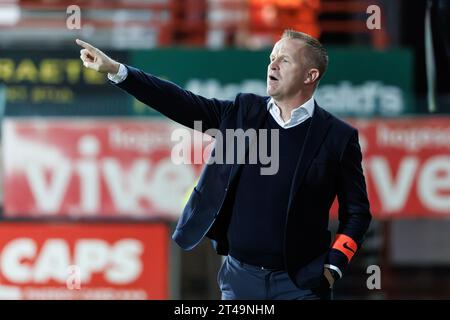 Kortrijk, Belgium. 29th Oct, 2023. Genk's head coach Wouter Vrancken pictured during a soccer match between KV Kortrijk and KRC Genk, Sunday 29 October 2023 in Kortrijk, on day 12/30 of the 2023-2024 'Jupiler Pro League' first division of the Belgian championship. BELGA PHOTO KURT DESPLENTER Credit: Belga News Agency/Alamy Live News Stock Photo