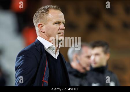 Kortrijk, Belgium. 29th Oct, 2023. Genk's head coach Wouter Vrancken pictured during a soccer match between KV Kortrijk and KRC Genk, Sunday 29 October 2023 in Kortrijk, on day 12/30 of the 2023-2024 'Jupiler Pro League' first division of the Belgian championship. BELGA PHOTO KURT DESPLENTER Credit: Belga News Agency/Alamy Live News Stock Photo