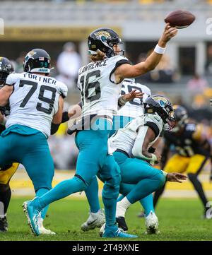 Hookstown, Pennsylvania, USA. 29th Oct, 2023. Jacksonville Jaguars quarterback TREVOR LAWRENCE (16) throws from the pocket during the NFL football game between the Pittsburgh Steelers and the Jacksonville Jaguars at Acrisure Stadium in Pittsburgh, Pennsylvania (Credit Image: © Brent Gudenschwager/ZUMA Press Wire) EDITORIAL USAGE ONLY! Not for Commercial USAGE! Credit: ZUMA Press, Inc./Alamy Live News Stock Photo