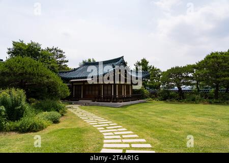 Seoul, South Korea - May 14, 2023: Spring view of official residence of Blue House with wooden paper door and blue tiles Stock Photo