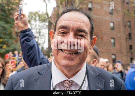 New York, USA. 29th Oct, 2023. Heshy Tischler joined about hundred people gathered in Brooklyn neighborhood of Midwood in New York on October 29, 2023 under the rain for rally in support of Israel demanding release of hostages, chanting, praying and singing. (Photo by Lev Radin/Sipa USA) Credit: Sipa USA/Alamy Live News Stock Photo