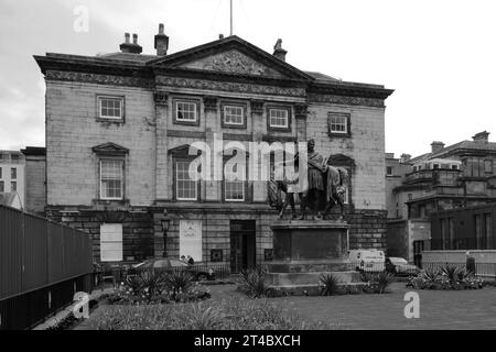 Dundas House, St Andrew square gardens, Edinburgh, Scotland, UK Stock Photo