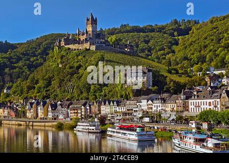 view of Cochem on the Moselle and Reichsburg Castle, Germany, Rhineland-Palatinate, Cochem Stock Photo
