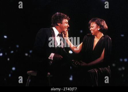 C0026 ;JOHNNY MATHIS AND DENIECE WILLIAMS ;   Credit: Lynn Mcafee / Performing Arts Images www.performingartsimages.com Stock Photo