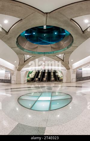 Madison Concourse GCT NYC - Architectural details at the new and modern addition to timeless Grand Central Terminal in midtown Manhattan. Stock Photo