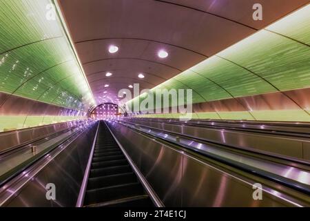 Madison Concourse - Architectural details at the new and modern addition to timeless Grand Central Terminal in midtown Manhattan in New York City, NY. Stock Photo