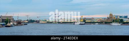 Saint Petersburg, Russia - August 03, 2023: landscape of the historical city center, view of the Lieutenant Schmidt embankment from the Annunciation B Stock Photo