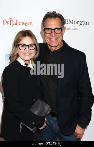 LOS ANGELES - OCT 28:  Maureen McCormick, Michael Cummings at the 2nd Annual All Ghouls Gala at the Woodland Hills Country Club on October 28, 2023 in Woodland Hills, CA   (Photo by Katrina Jordan/Sipa USA) Stock Photo