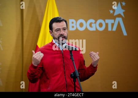 Bogota, Colombia. 30th Oct, 2023. Bogota's mayor-elect Carlos Fernando Galan during a press conference after a meeting between the Bogota's mayor Claudia Lopez and mayor-elect Carlos Fernando Galan, in Bogota, Colombia, october 30, 2023. Photo by: Chepa Beltran/Long Visual Press Credit: Long Visual Press/Alamy Live News Stock Photo