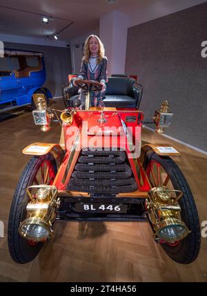 Bonhams, London, UK. 31st Oct, 2023. Golden Age of Motoring Sale offers vintage cars ready to drive in the London to Brighton Run and takes place on Tuesday 31 October. Of 31 vehicles offered in the sale, 21 are pre-1905 and eligible to participate in the London to Brighton Vintage Car Run. Two cars offered in the sale have been pre-registered for this year’s run – meaning, buy the car on Friday and join the Run on Sunday. Highlights are: 1901 Dürkopp 8hp Twin-Cylinder Rear-Entrance Tonneau Registration no. BL 446, estimate: £140,000 - £160,000. Credit: Malcolm Park/Alamy Live News Stock Photo