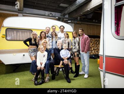 AMSTERDAM - The Froger family prior to the preview of an episode of the reality series De Frogers: Happy Campers. In the program broadcast on TLC, the Froger family goes on a tour of the United Kingdom. Rene and Natasja take the children Danny, Natascha, Maxim and Didier on a trip in the program. But their sons-in-law, daughters-in-law and grandchildren are also coming along. ANP KOEN VAN WEEL netherlands out - belgium out Credit: ANP/Alamy Live News Stock Photo