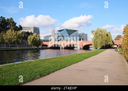 Berlin, Germany, October 23, 2023, View from Bettina von Arnim-Ufer across the Spree to the Moltke Bridge with berlin Cube and main station in the bac Stock Photo