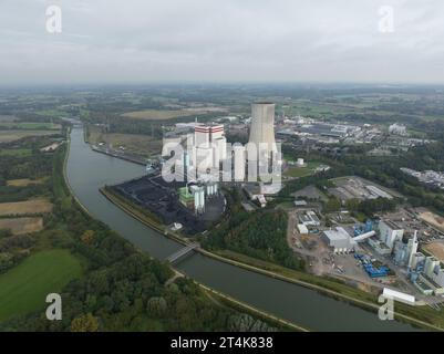 Power station in the electricity sector in Germany. Fossil fuels, coal fired. coal fired power generation has been criticized as a defeat of the Stock Photo