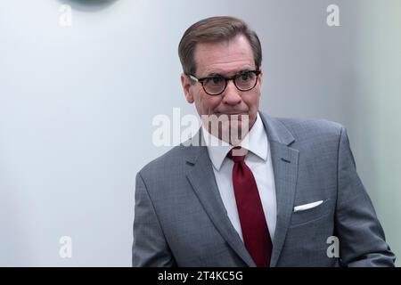 Washington, Vereinigte Staaten. 31st Oct, 2023. National Security Council Coordinator for Strategic Communications John Kirby participates in the daily briefing at the White House in Washington, DC, October 31, 2023. Credit: Chris Kleponis/CNP/dpa/Alamy Live News Stock Photo