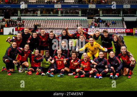 Leuven, Belgium. 31st Oct, 2023. LEUVEN, BELGIUM - OCTOBER 31: The team of Belgium celebrate their team's win after the UEFA Women's Nations League match between Belgium and England at Den Dreef on October 31, 2023 in Leuven, Belgium (Photo by Rene Nijhuis/BSR Agency) Credit: BSR Agency/Alamy Live News Stock Photo