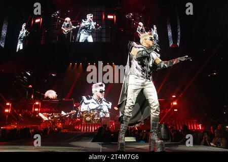 Chicago, USA. 30th Oct, 2023. Adam Lambert of Queen   Adam Lambert at the United Center on October 30, 2023, in Chicago, Illinois (Photo by Daniel DeSlover/Sipa USA) Credit: Sipa USA/Alamy Live News Stock Photo