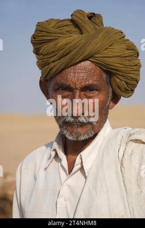 Camel driver, Thar Desert, Rajasthan, India Stock Photo