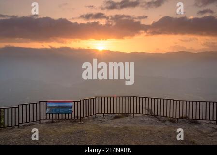 Sunrise from the Salt de la Minyona viewpoint over the Sau valley and Guilleries (Osona, Barcelona, Catalonia, Spain) Stock Photo