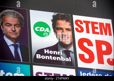 Amsterdam The Netherlands 1st November 2023. Party political posters of the parties taking part in the upcoming Dutch Parliamentary elections. On November 22nd the Dutch heads to the polls to vote for the second chamber of parliament. Poster CDA with an image Henri Bontebal verkiezing, verkiezingen, 2de, tweede, kamer, poster, posters, partij, Stock Photo