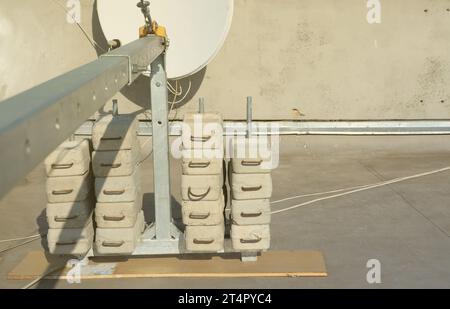 Counter Weight Blocks Counter weight or weight balance concrete blocks or bricks as part of ...