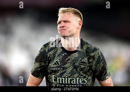 Arsenal goalkeeper Aaron Ramsdale (centre) looks dejected after a ...