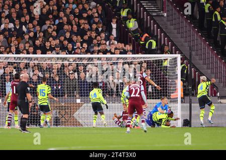 London Stadium, London, UK. 1st Nov, 2023. Carabao Cup Football, West Ham United versus Arsenal; Ben White of Arsenal scores an own goal for 1-0 in the 16th minute Credit: Action Plus Sports/Alamy Live News Stock Photo