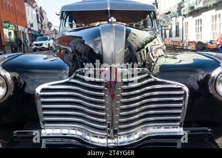 Original radiator Buick auto company grille badge bonnet logo on (looks like) Super 8 American car / vintage old classic 1940's USA vehicle. UK (136) Stock Photo