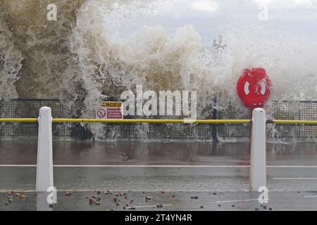 Waves crashing in Dover Kent, as Storm Ciaran brings high winds and heavy rain along the south coast of England. The Environment Agency has issued 54 warnings where flooding is expected, and an amber weather warning is in place with winds expected to reach 70mph to 80mph. Picture date: Thursday November 2, 2023. Stock Photo