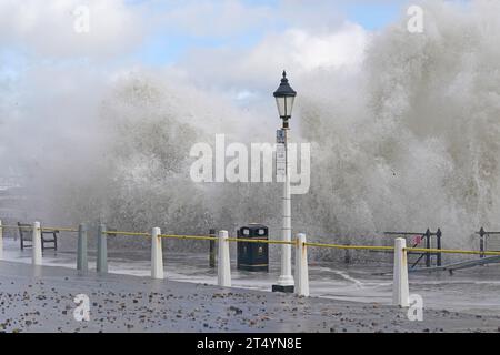 Waves crashing in Dover Kent, as Storm Ciaran brings high winds and heavy rain along the south coast of England. The Environment Agency has issued 54 warnings where flooding is expected, and an amber weather warning is in place with winds expected to reach 70mph to 80mph. Picture date: Thursday November 2, 2023. Stock Photo